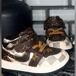 Kids / Toddler Sneakers